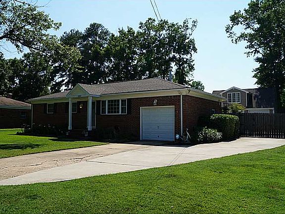 3rd image of 1004 Sharon Dr