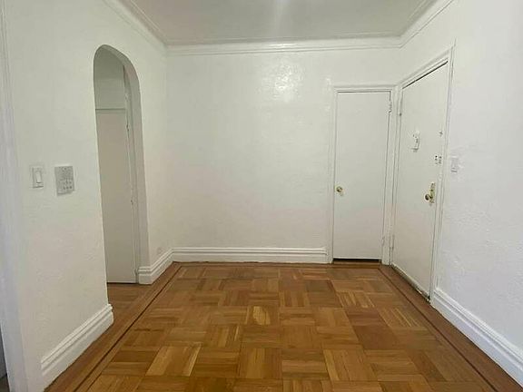 5th image of 1225 Sherman Ave #6C