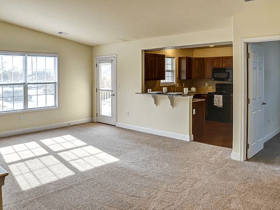 5th image of 1000 Reserve Way #721