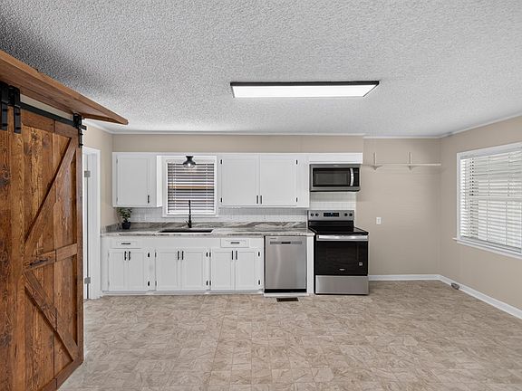 4th image of 3084 Stallings Rd