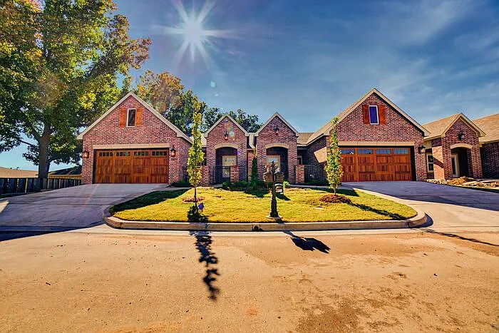 2420 W Imperial Ct — Photo 4