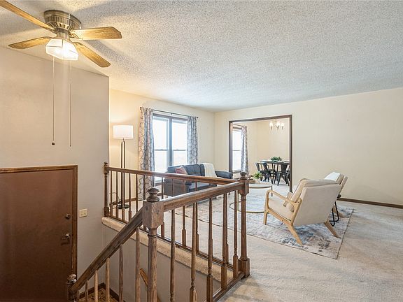 3rd image of 6917 Larkwood Dr NE