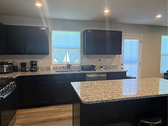 3rd image of 3293 Stafford Dr