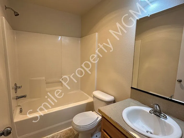 13450 SE Division St — Photo 11
