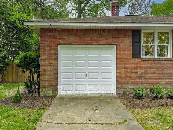 4th image of 1831 Banning Rd