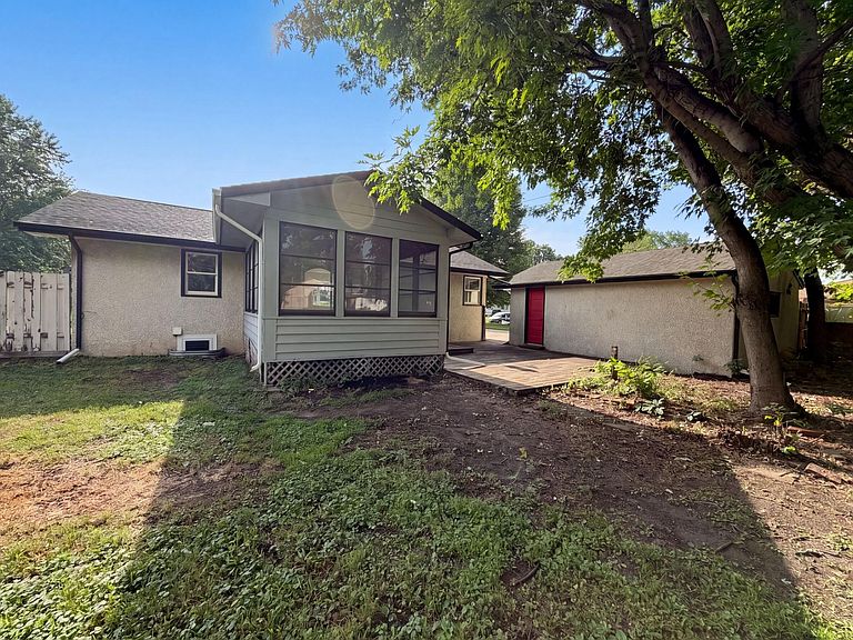 Listing photo 5