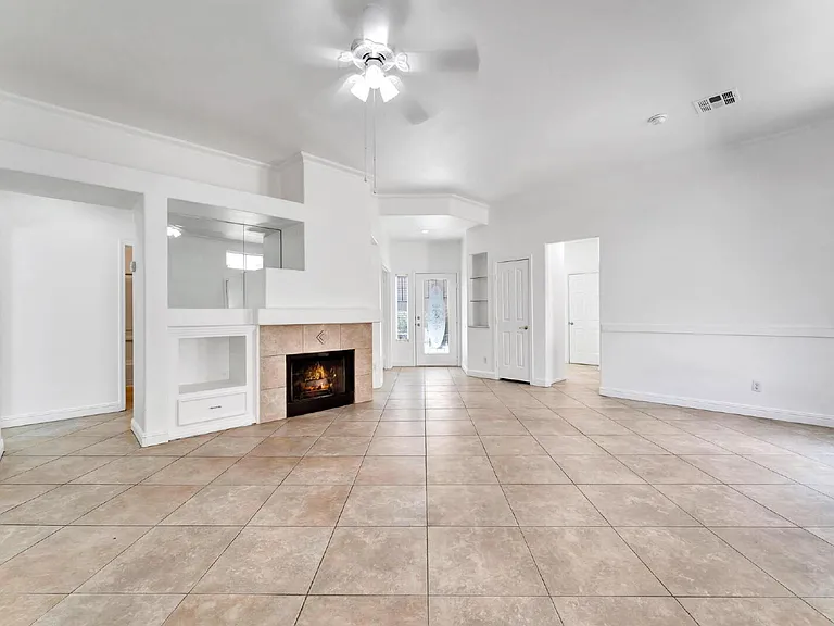 2560 Silver Shadow Dr — Photo 5