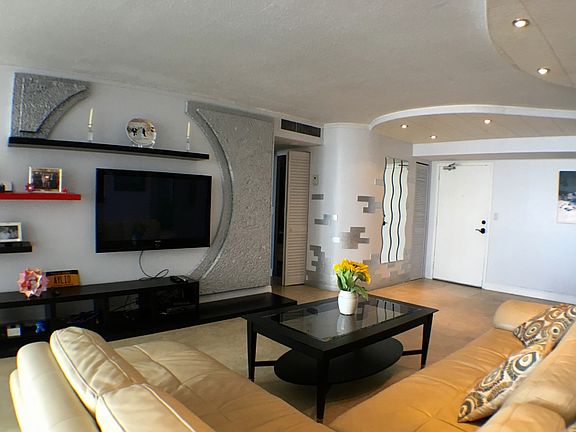 4th image of 301 174th St APT 1516