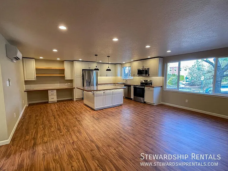 1020 E 18th Ave #2 — Photo 5