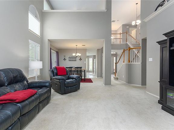 5th image of 2304 Macaw Dr