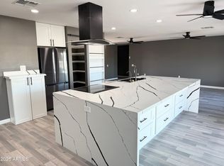 9862 W Comstock Ct, Sun City, AZ 85373