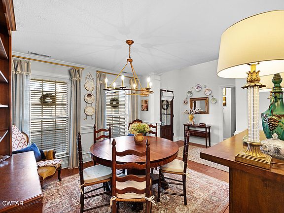 5th image of 242 Arbor Oaks Dr