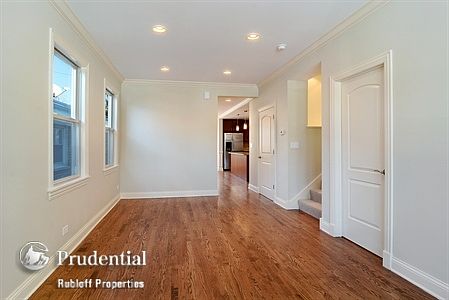4th image of 4549 N Kasson Ave