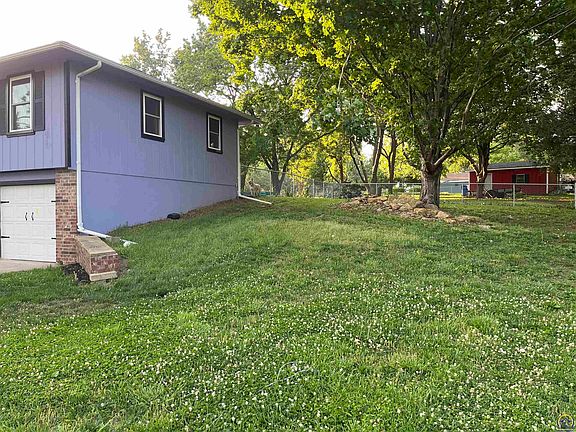 5th image of 2769 SE Allen Dr