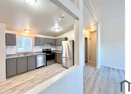 1st image of 1128 Willow St #1128