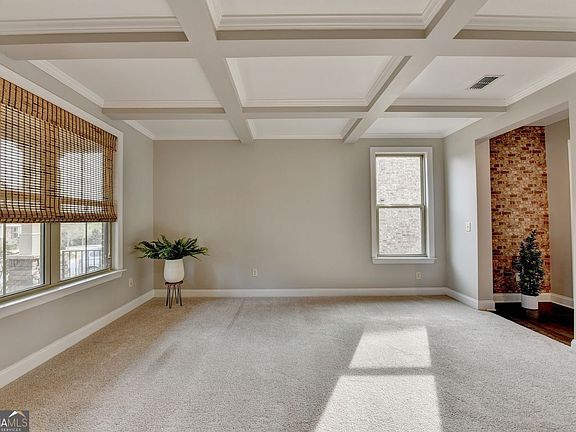 5th image of 2540 Maple Ridge Ln