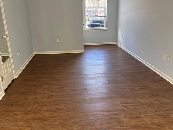 2nd image of 712 S Juniper St