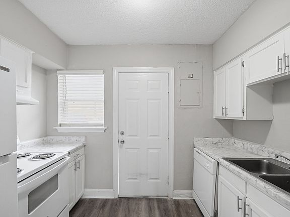 2nd image of 4945 Navy Rd #2e6e77f6d
