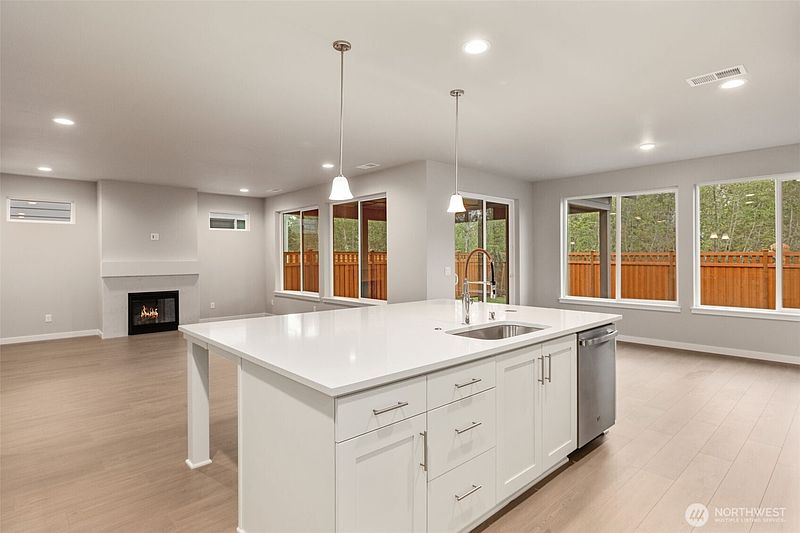 3rd image of 20333 146th Street Ct E #747