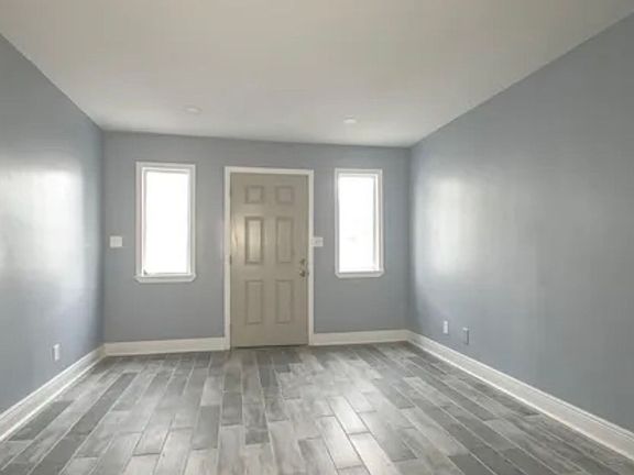 4th image of 3017-3019 Music St