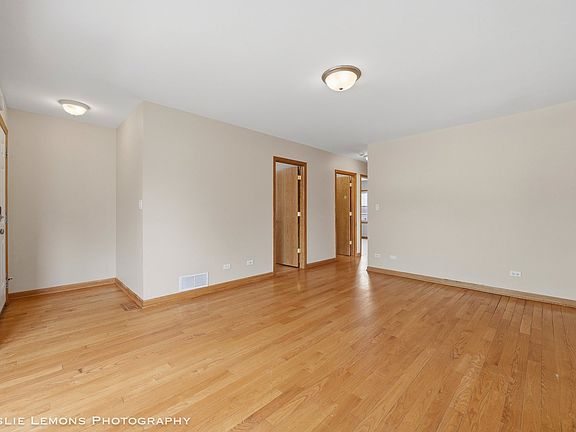 2nd image of 3549 N Octavia Ave