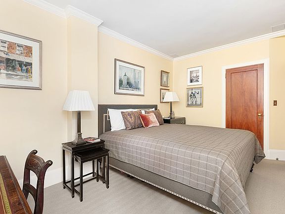 4th image of 120 E 75th St #9E