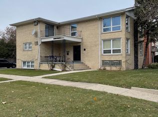 484 Shenstone Rd #3, Riverside, IL 60546
