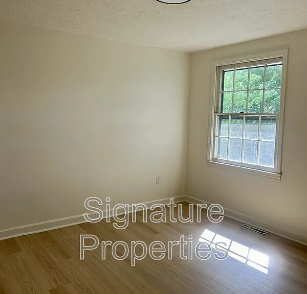 1055 Rives Rd #18 — Photo 13