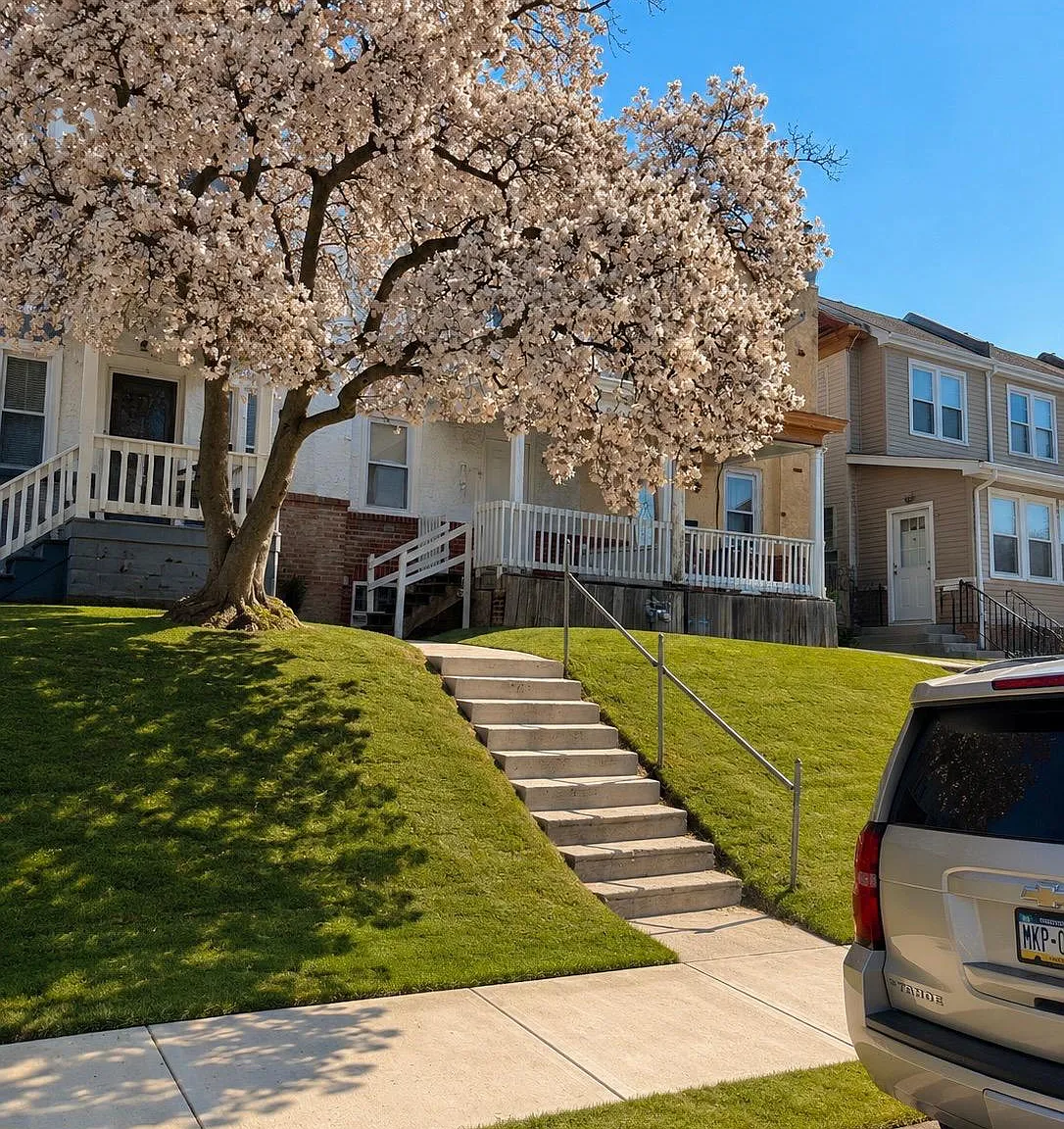 4 bed, 1.5 bath, 1086 sqft, $2,000 — Photo 1