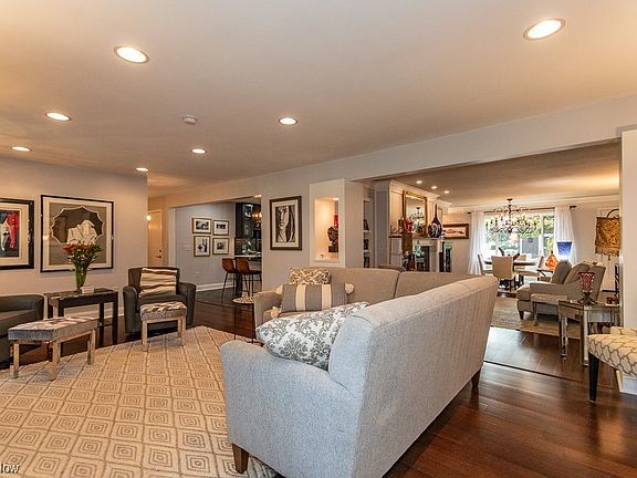 3rd image of 8029 Mentor Ave