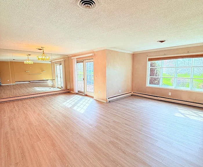 42021 Banbury Ct — Photo 9