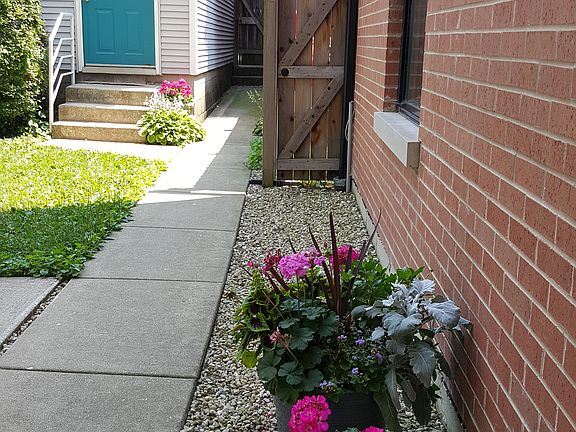 Gangway to alley view.