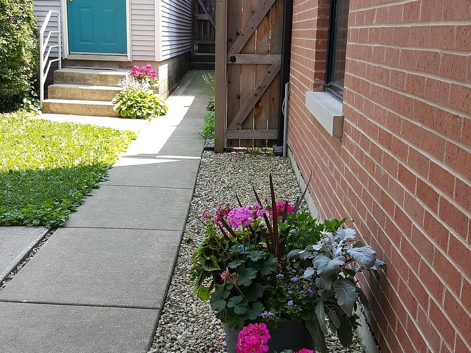 Gangway to alley view.