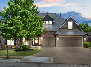 11913 S Vine St, Jenks, OK 74037