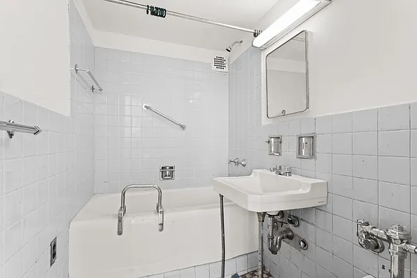 Sold by Compass | media 19