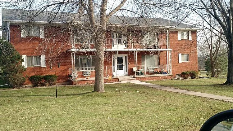 610 Hawthorne Dr #103