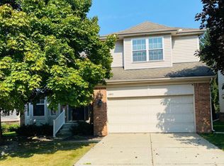 4895 Carrington Dr, Rochester, MI 48306