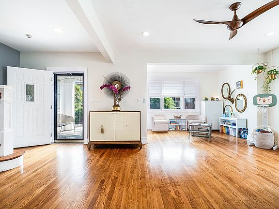 4th image of 57 Circuit Ave