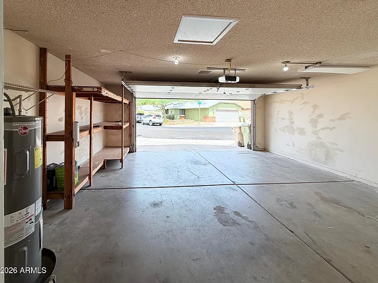 11815 N 65th Ave — Photo 36