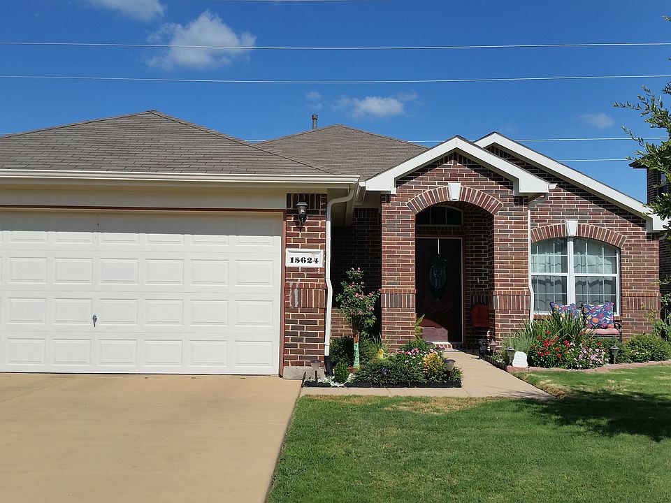 1st image of 15624 Gatehouse Dr