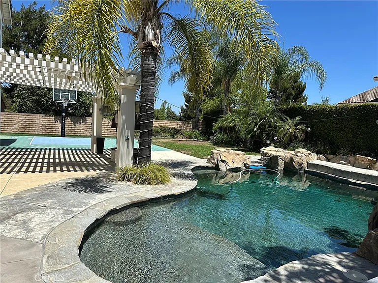 1700 Bronzewood Ct — Photo 36