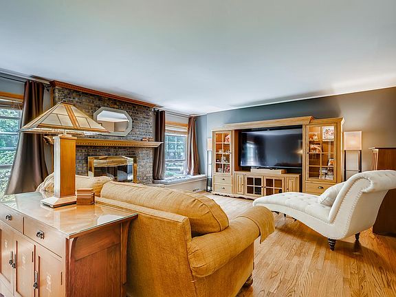 4th image of 268 Cumnor Ave