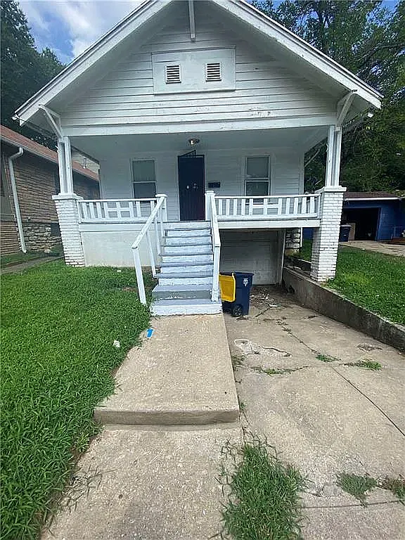 2 bed, 1672 sqft, $1,300 — Photo 1