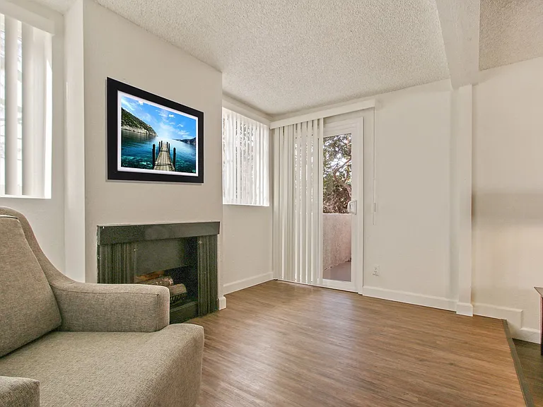 Woodcliff Apartments — Photo 75