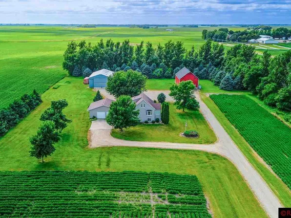 837 310th Ave, Blue Earth, MN 56013