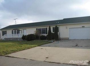 687 S Lacey Lake Rd, Charlotte, MI 48813