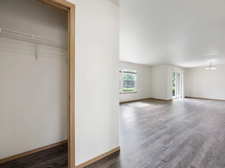 Sumner Square & Rainier View — Photo 29