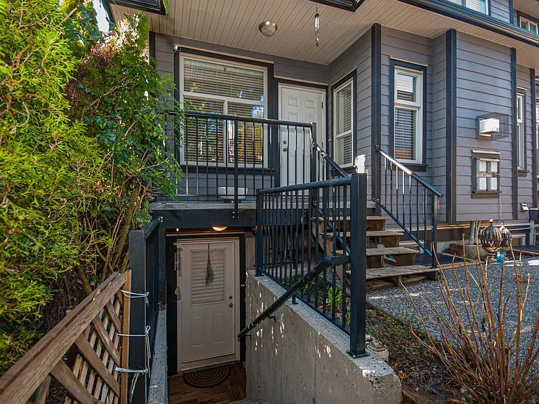 1534 Bewicke Ave — Photo 2