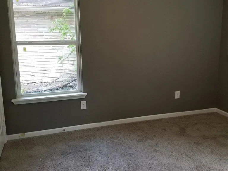 5910 Van Fleet St — Photo 6