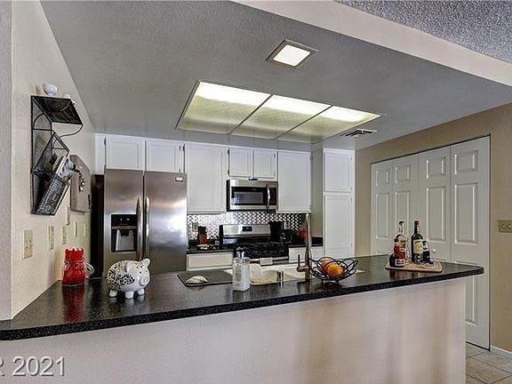 5th image of 773 Heritage Vista Ave